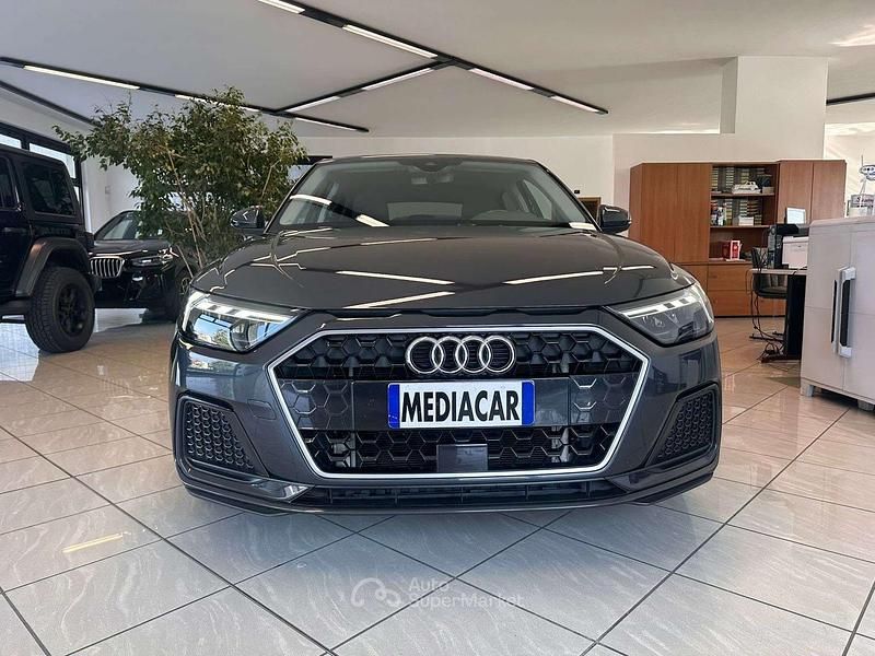Usata Audi A1 Sportback Ambiente 95 CV (69 kW) 2023 Grigio Utilitaria