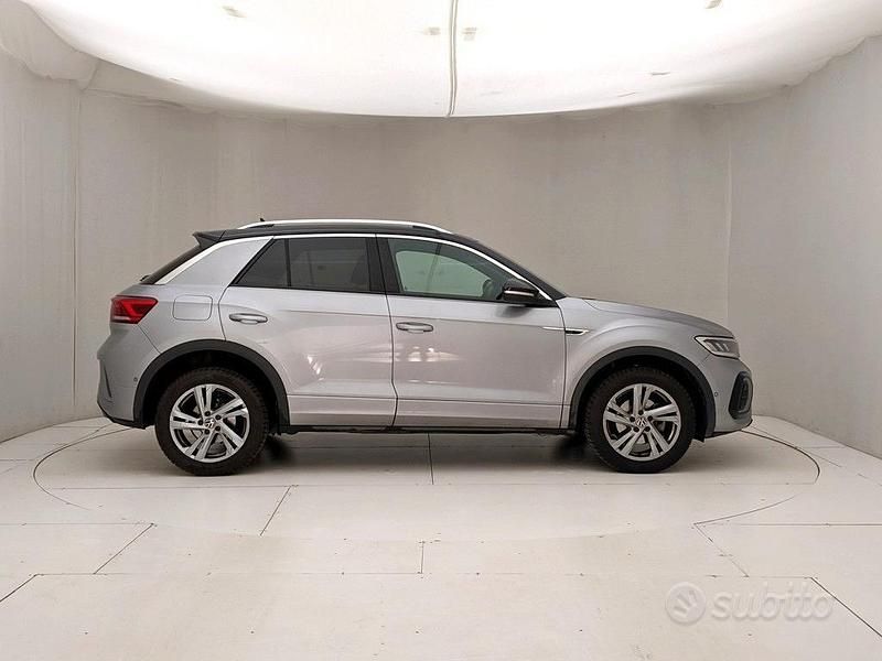 Begagnad VW T-Roc R-line 110 HK (80 kW) 2023 Grå SUV