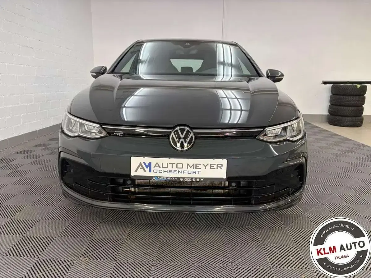 Usata VW Golf VIII R-line 131 CV (96 kW) 2022 Grigio scuro Berlina