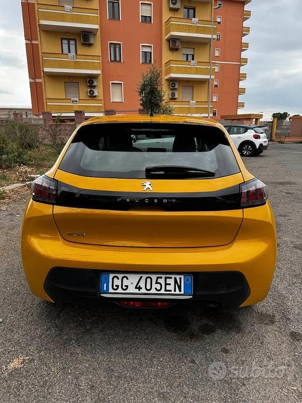 Usata Peugeot 208 Active 82 CV (60 kW) 2022 Giallo Utilitaria