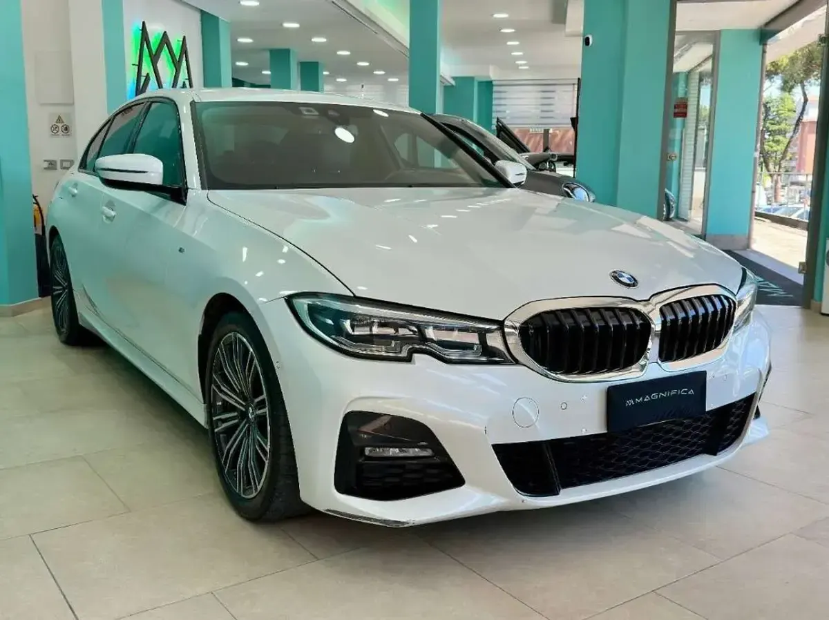 Usata BMW 318 M Sport 150 CV (110 kW) 2021 Mineral white metallic Berlina
