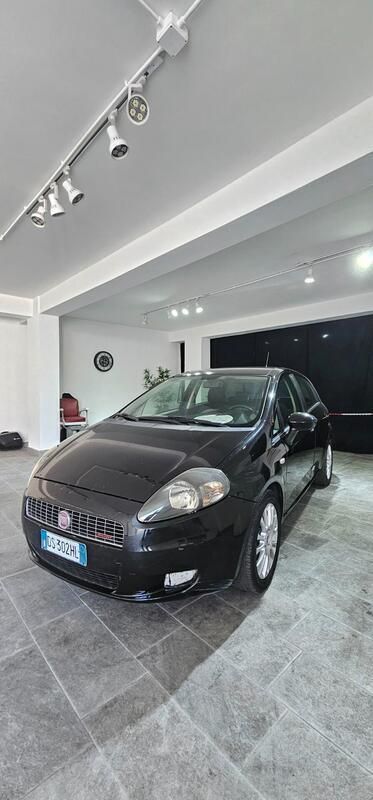 Usata Fiat Punto Active 69 CV (50 kW) 2008 Nero Utilitaria