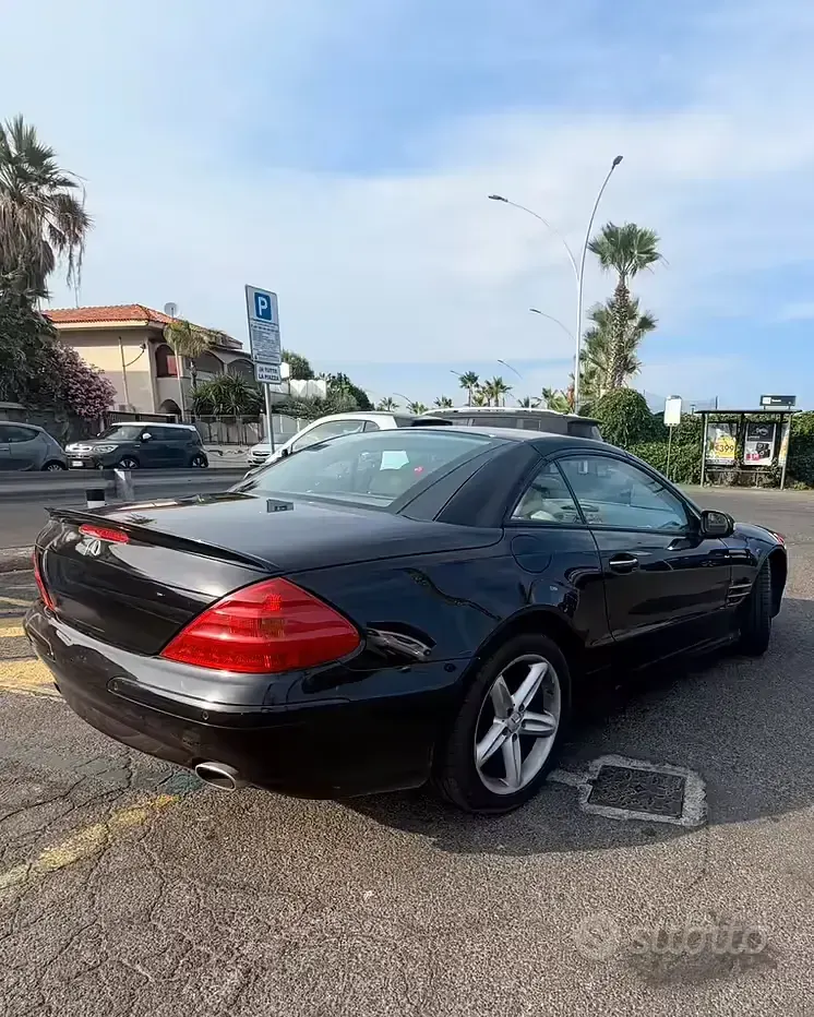Usata Mercedes SL350 245 CV (180 kW) 2003 Nero Cabrio