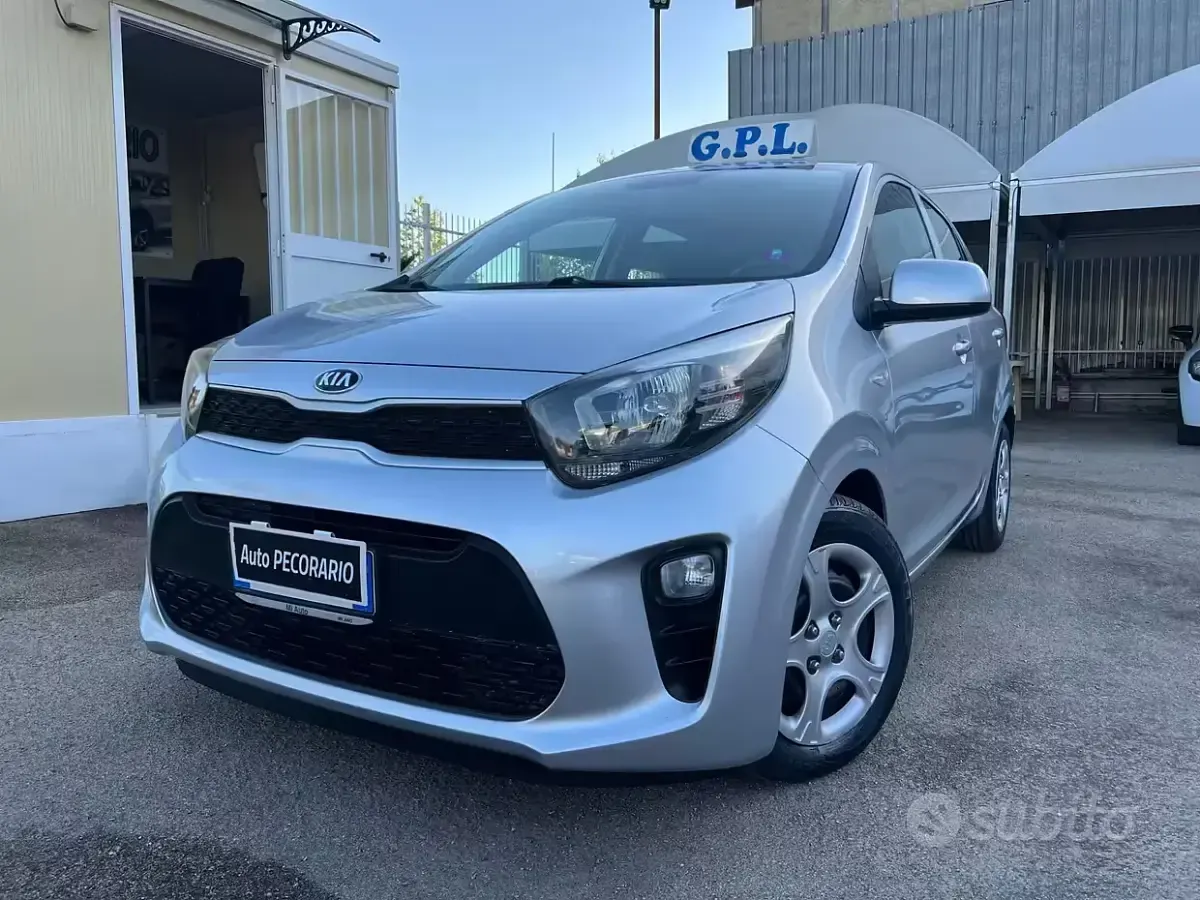 Usata Kia Picanto City 67 CV (49 kW) 2017 Beige Utilitaria