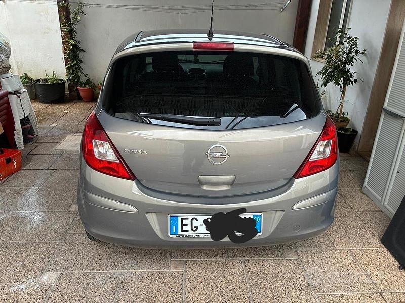 Usata Opel Corsa 2011 Grigio Utilitaria