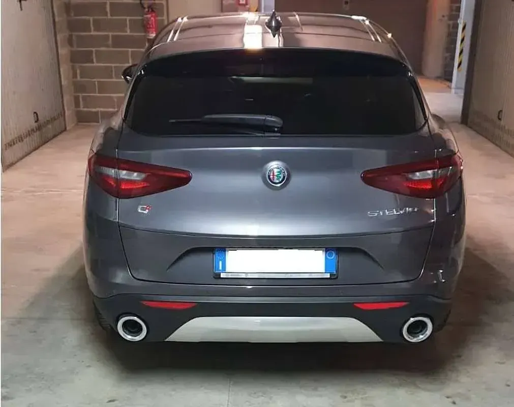 Usata Alfa Romeo Stelvio 209 CV (153 kW) 2017 Grigio SUV