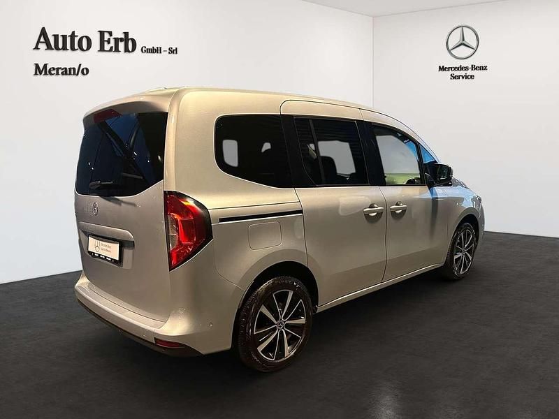 Usata Mercedes 180 116 CV (85 kW) 2023 Argento Berlina