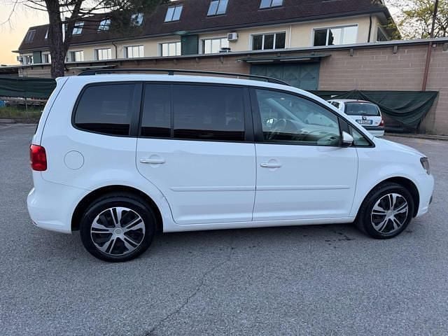 Usata VW Touran Highline 149 CV (109 kW) 2011 Bianco Monovolume