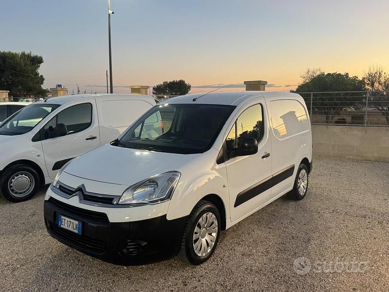 Bianco Usata 2013 Citroën Berlingo Monovolume | 6800 € (Ottimo prezzo) - Immagine 1/4
