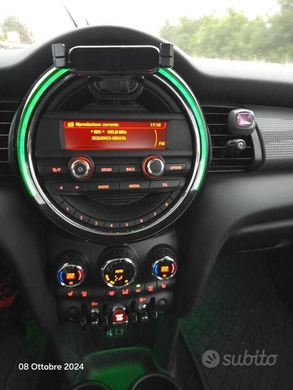 Usata Mini Cooper D 116 CV (85 kW) 2017 Arancione Utilitaria