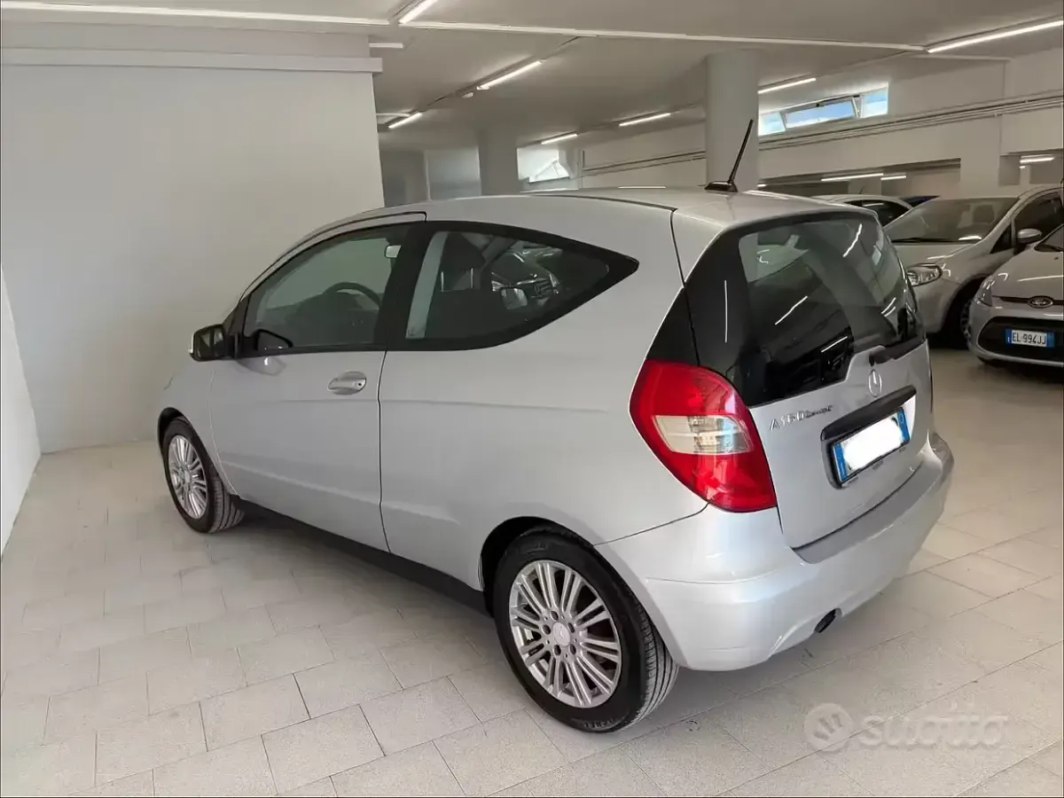 Usata Mercedes A160 Elegance 95 CV (69 kW) 2010 Grigio Coupé
