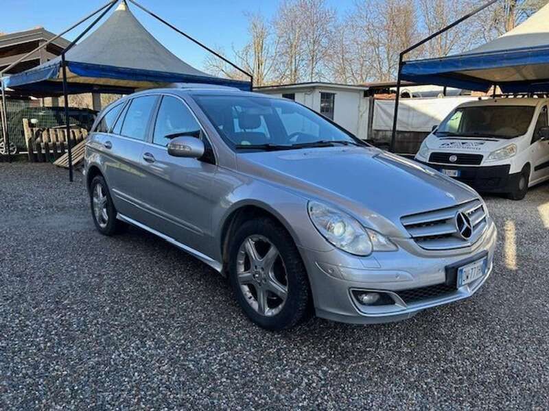 Argento Usata 2007 Mercedes R350 Monovolume | 4600 € (Buon prezzo) - Immagine 1/4