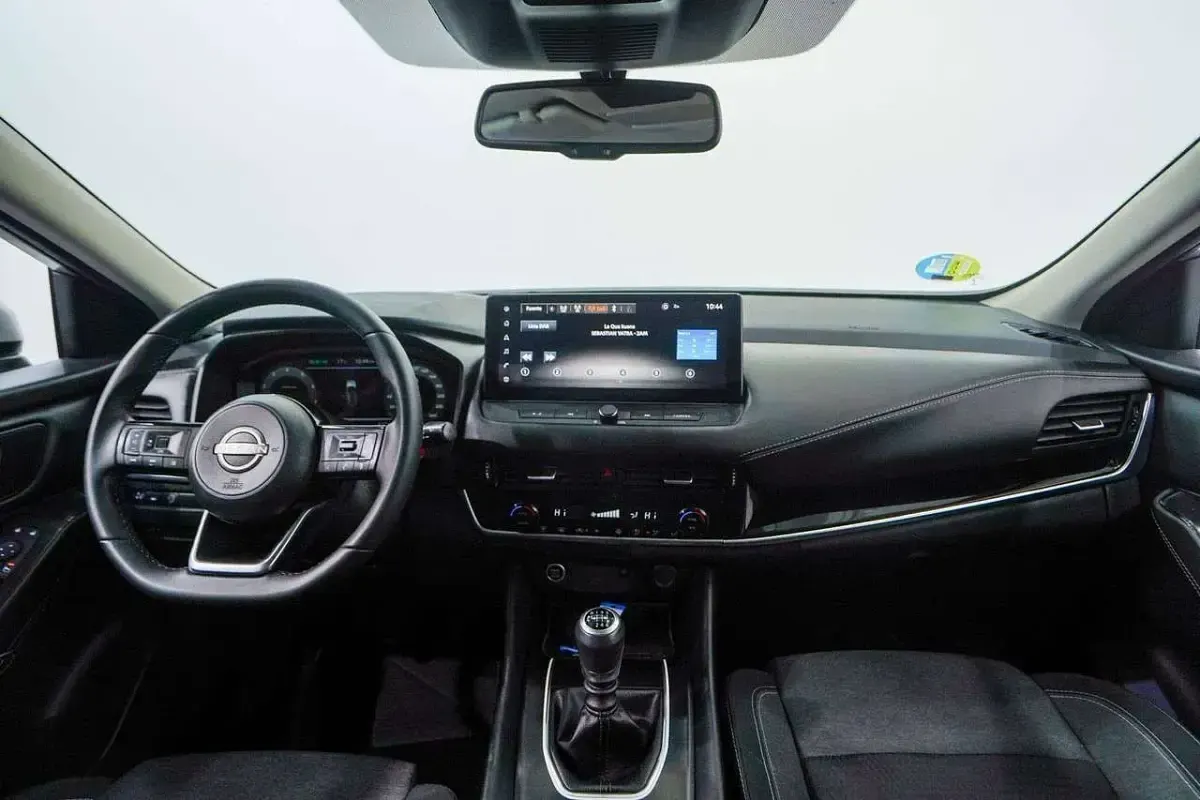 Usata Nissan Qashqai Acenta 158 CV (116 kW) 2023 Argento metallizzato SUV