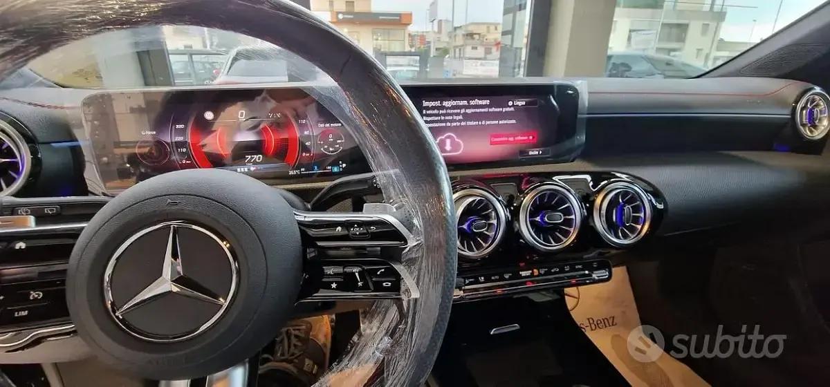 Usata Mercedes CLA200 Premium 150 CV (110 kW) 2024 Nero Station wagon