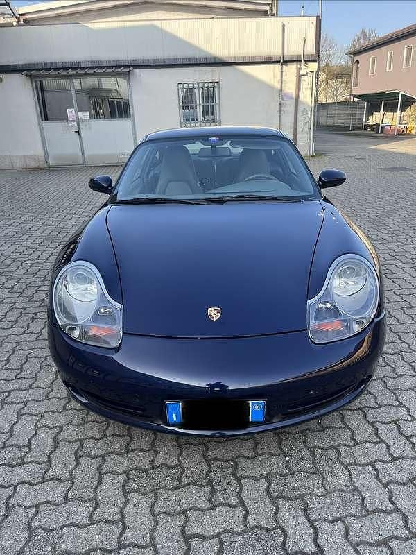 Usata Porsche 911 Carrera 4 408 CV (300 kW) 2001 Blu Coupé