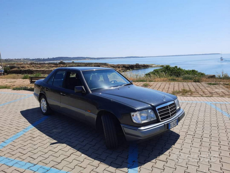 Usato 1994 Mercedes E200 Benzin (6.300 €)