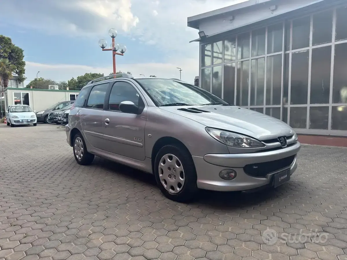 Usata Peugeot 206 75 CV (55 kW) 2006 Grigio Station wagon