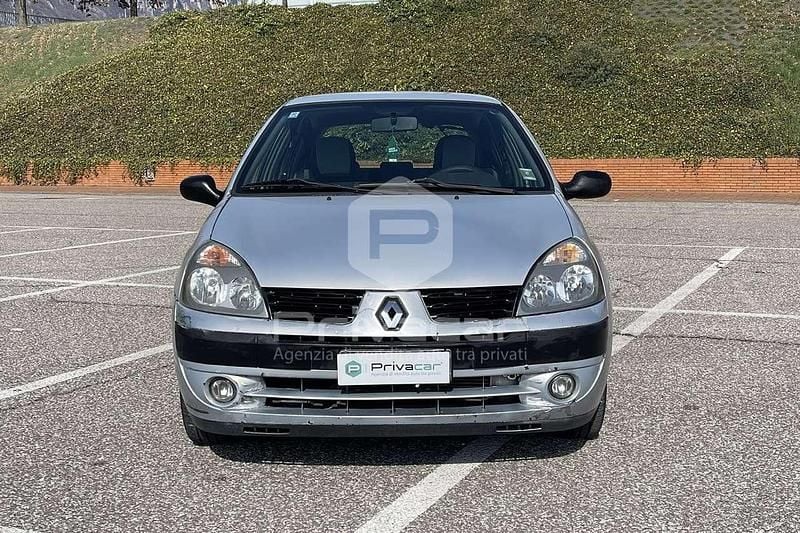 Usata Renault Clio II Authentique 58 CV (42 kW) 2005 Grigio Utilitaria