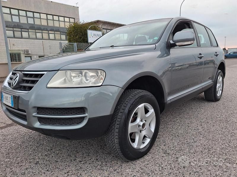 Begagnad VW Touareg Exclusive 174 HK (127 kW) 2006 Grå SUV