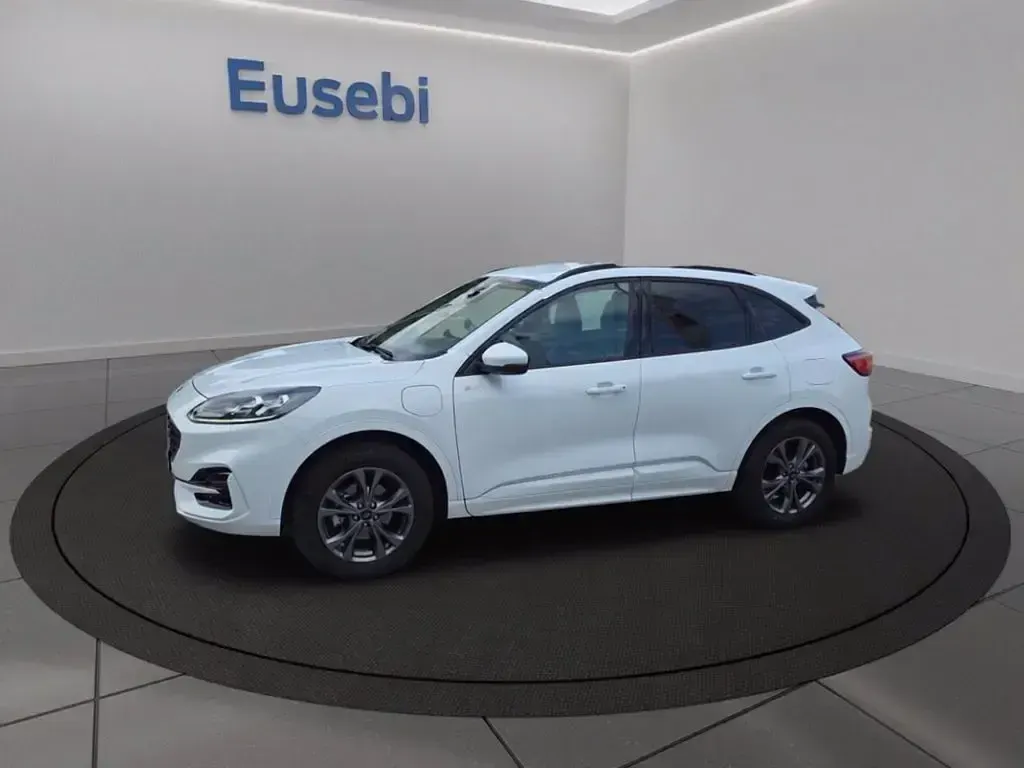 Usata Ford Kuga ST-Line X 225 CV (165 kW) 2023 Frozen white SUV