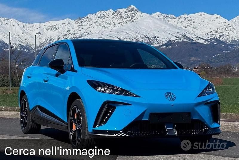 Usata MG MG4 EV Luxury 125 kW (170 CV) 2023 Blu Utilitaria