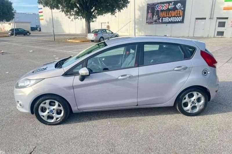 Usata Ford Fiesta Trend 76 CV (55 kW) 2012 Utilitaria