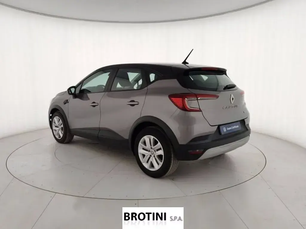 Usata Renault Captur Zen 143 CV (105 kW) 2021 Grigio SUV