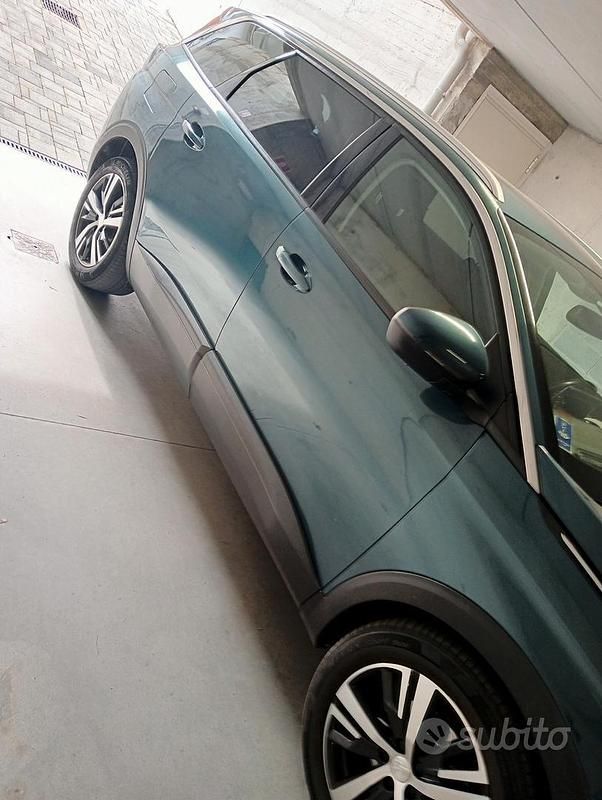 Usata Peugeot 5008 120 CV (88 kW) 2019 Verde SUV