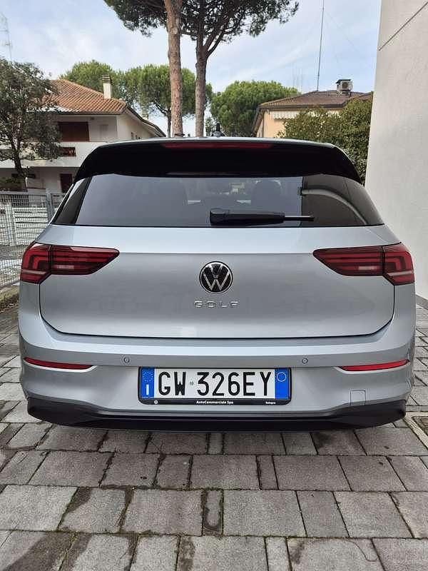 Usata VW Golf VIII Edition 116 CV (85 kW) 2024 Argento Berlina