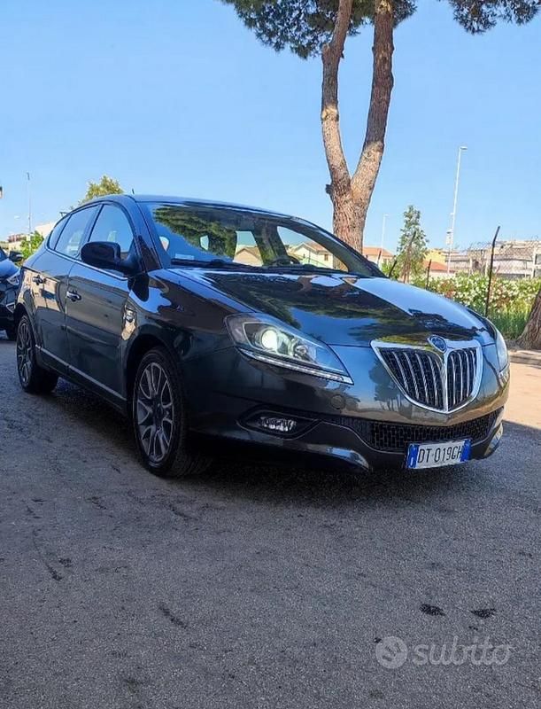 Usata Lancia Delta 120 CV (88 kW) 2009 Grigio Utilitaria