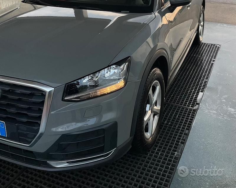 Usata Audi Q2 Business 115 CV (84 kW) 2019 Grigio SUV