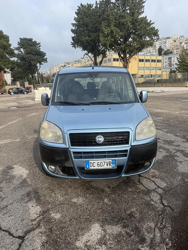 Usata Fiat Doblò Family 74 CV (54 kW) 2006 Blu Monovolume
