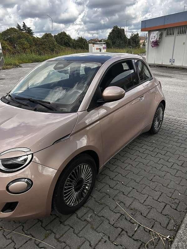 Usata Fiat 500e Icon 42 kW (58 CV) 2024 Utilitaria
