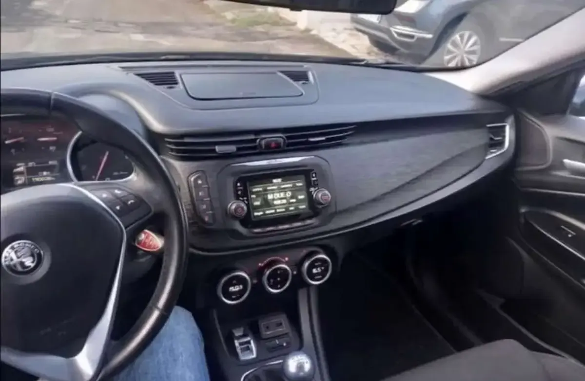 Usata Alfa Romeo Giulietta Super 120 CV (88 kW) 2017 Utilitaria