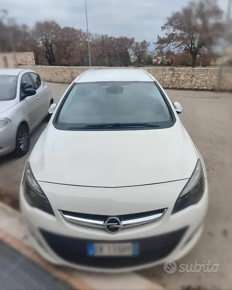 Usata Opel Astra Sport 115 CV (84 kW) 2011 Bianco Station wagon