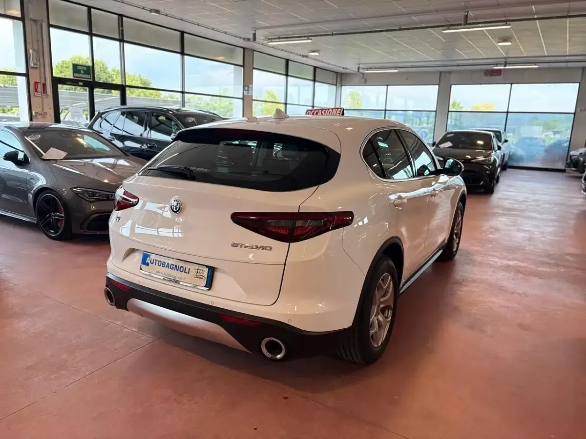 Usata Alfa Romeo Stelvio Executive 210 CV (154 kW) 2019 Bianco SUV