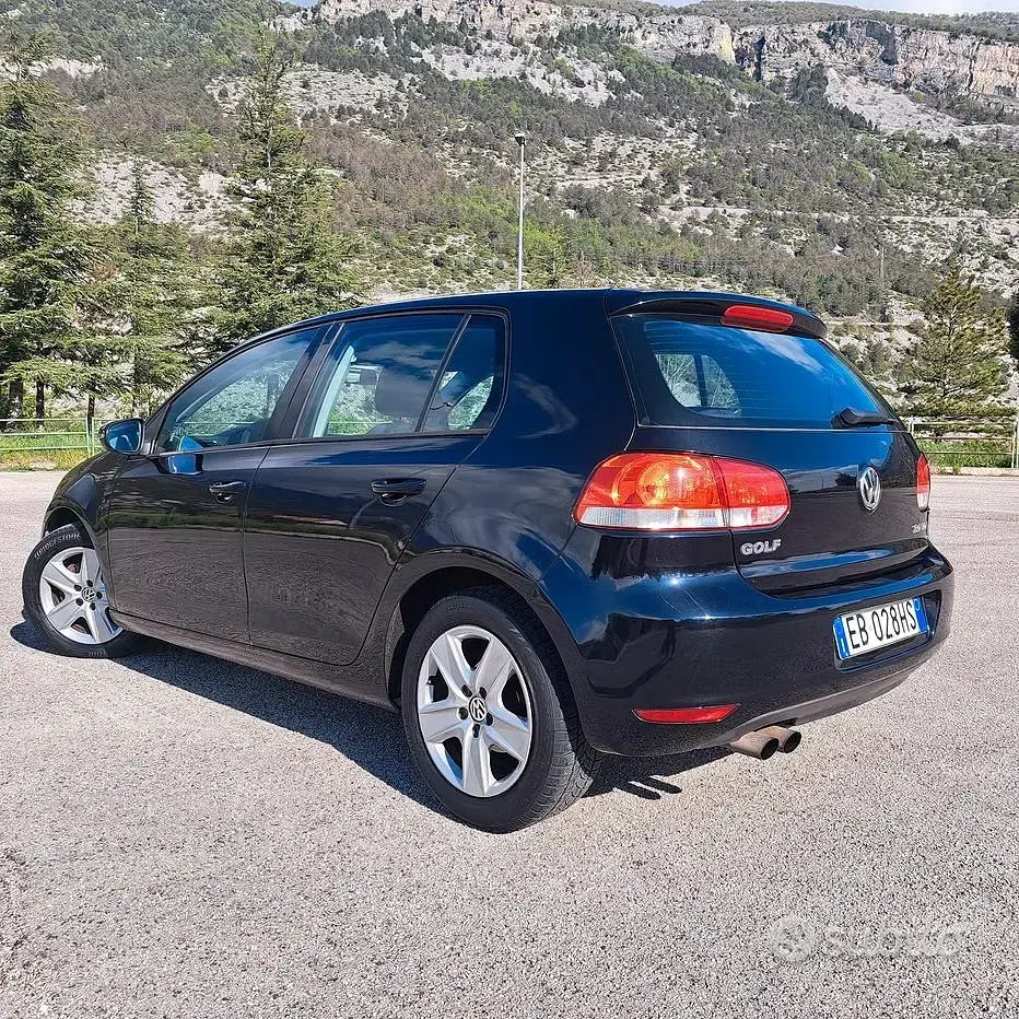 Gebraucht VW Golf VI 140 PS (102 kW) 2010 Schwarz Kleinwagen