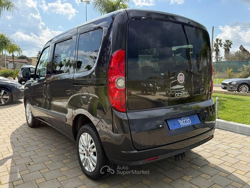Usata Fiat Doblò Lounge 105 CV (77 kW) 2015 Grigio Monovolume