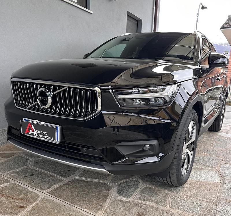 Usata Volvo XC40 Inscription 179 CV (131 kW) 2020 Viola SUV