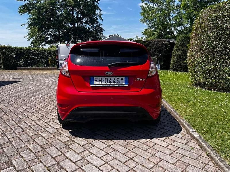 Usata Ford Fiesta ST-Line 75 CV (55 kW) 2017 Rosso Utilitaria
