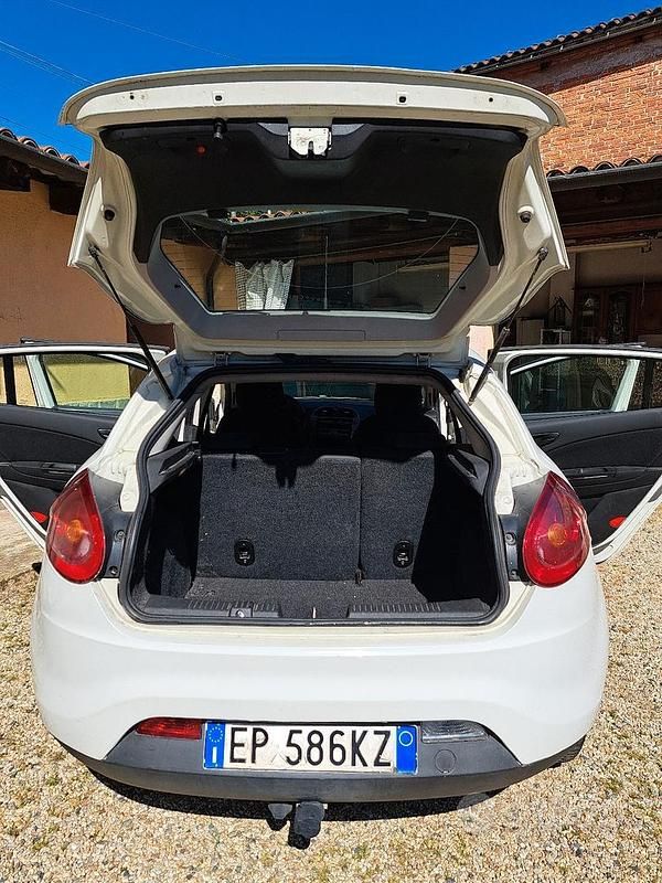 Usata Fiat Bravo 105 CV (77 kW) 2012 Bianco Utilitaria