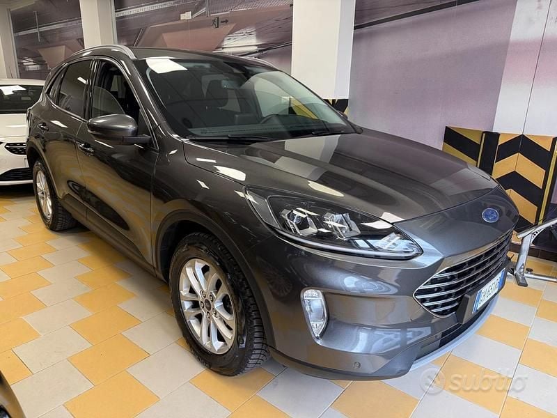 Usata Ford Kuga Business Edition 120 CV (88 kW) 2022 Grigio SUV