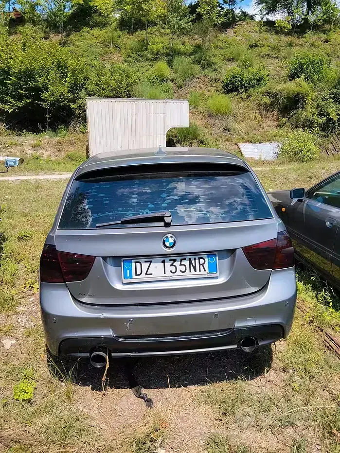 Usata BMW 318 143 CV (105 kW) 2009 Grigio Station wagon