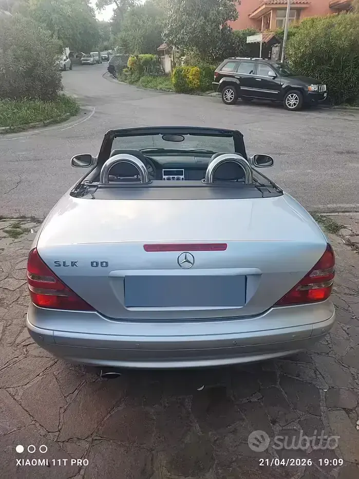 Usata Mercedes SLK200 192 CV (141 kW) 2001 Grigio Cabrio