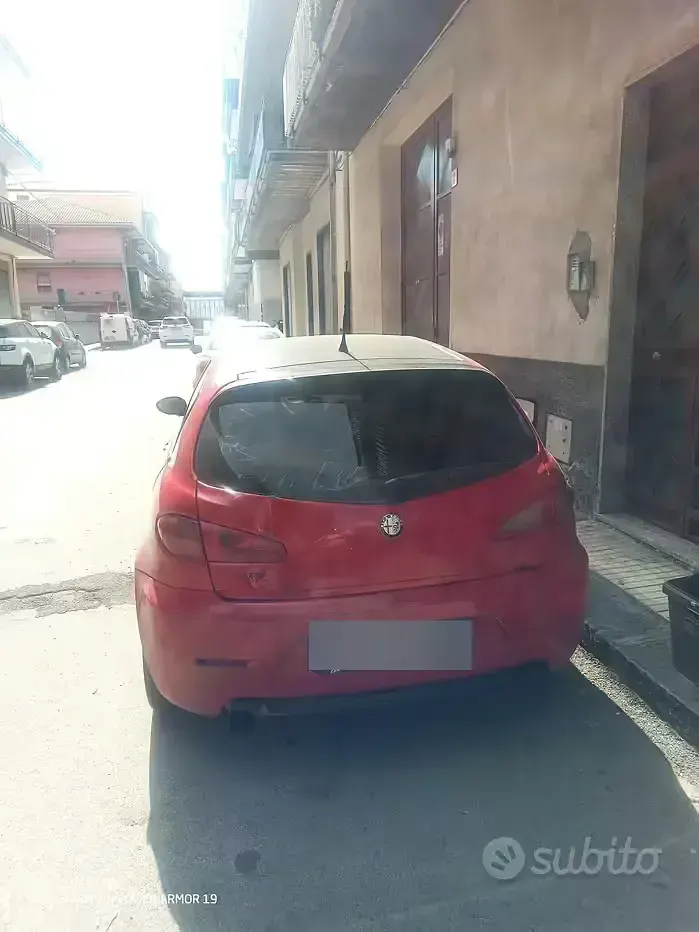 Usata Alfa Romeo 147 120 CV (88 kW) 2006 Rosso Utilitaria