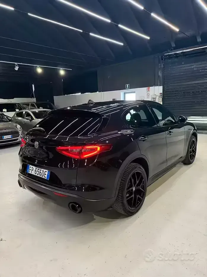 Usata Alfa Romeo Stelvio 209 CV (153 kW) 2018 Nero SUV