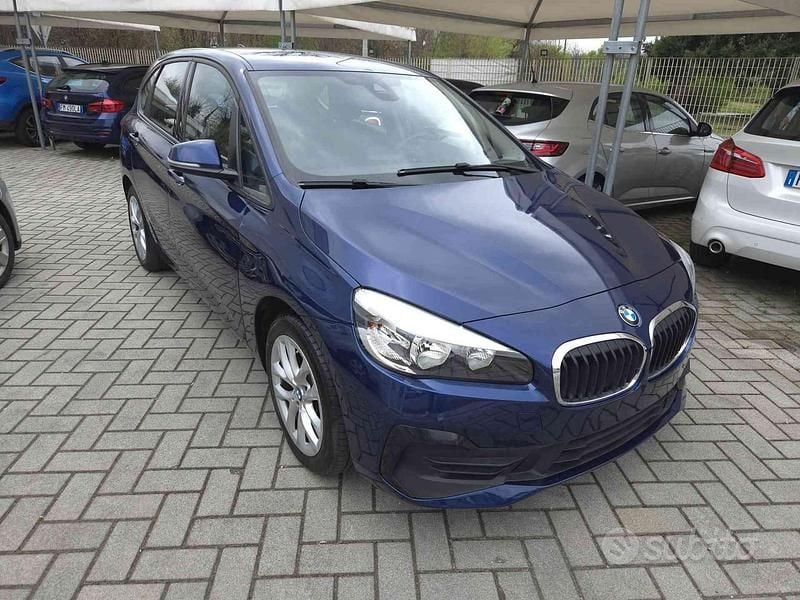 Blu Usata 2019 BMW 225 Active Tourer iPerformance Monovolume | 14.500 € (Cara) - Immagine 1/4