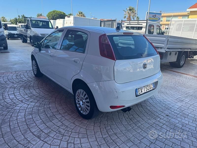 Usata Fiat Punto Evo Dynamic 75 CV (55 kW) 2010 Bianco Utilitaria