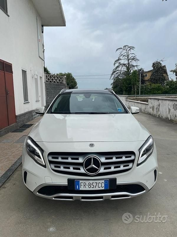 Bianco Usata 2018 Mercedes GLA200 SUV | 14.000 € (Super prezzo) - Immagine 1/4