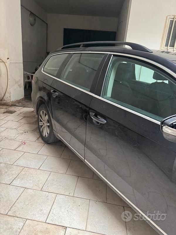 Usata VW Passat 150 CV (110 kW) 2012 Blu Station wagon